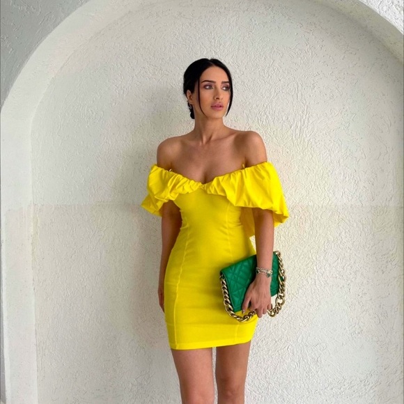 Zara Dresses & Skirts - ZARA WOMAN NWT YELLOW RUCHED BALLOON SLEEVES DRESS SIZE SMALL